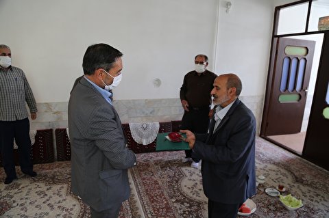 با حضور رئیس ستاد بازسازی عتبات عالیات خراسان جنوبی تقدیر و تشکر از خیر محترم جناب آقای اسدزاده صورت پذیرفت