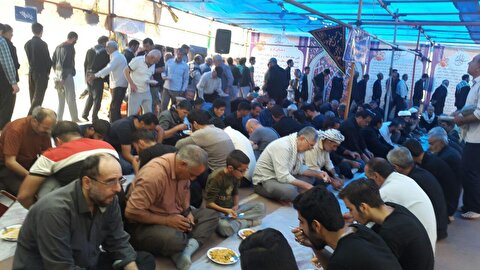 خدمات رسانی مواکب به زائران اربعینی با قوت ادامه دارد+فیلم