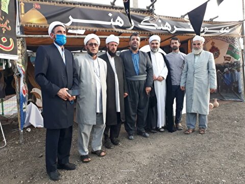سنگ‌ تمام سنندجی‌ها در پذیرایی از زائران اربعین حسینی+فیلم